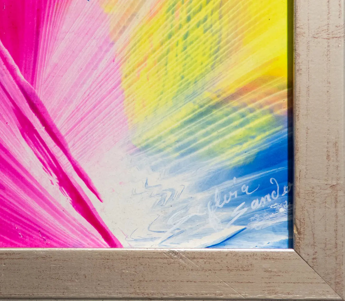 Abstraktes Gemälde von Sylvia Sanders, 30 x 40 cm, gerahmt, detail unterschrift, gelbe-rote-violette Strukturen, Kunst-Direkt.de