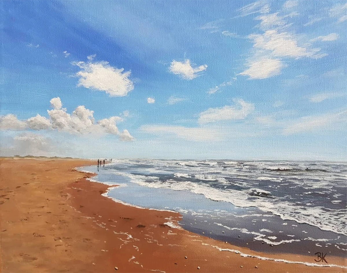 Nordsee – Acrylgemälde von Britta Kröger, 60x80 cm, weitläufige Küstenlandschaft in Ocker-Sand und Nordseeblau, Spaziergänger am Uferstrich | Kunst-Direkt.de
