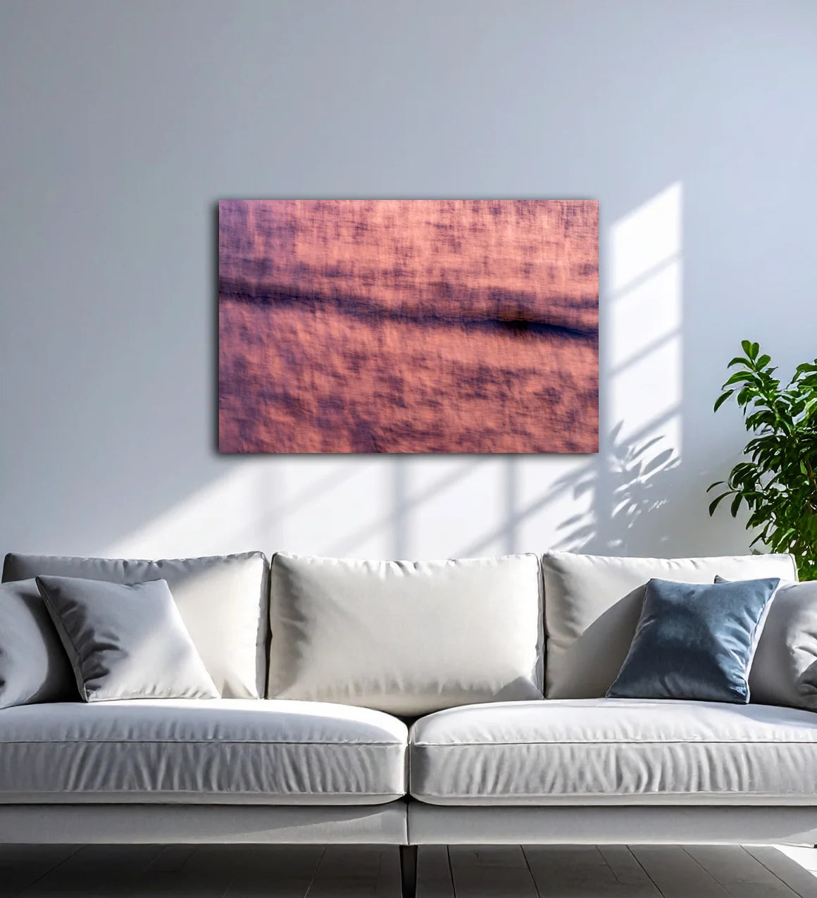 Großformatige abstrakte Fotokunst Tides misaligned von Malte Lüdemann als harmonisierendes Wandbild im modernen Wohnzimmer oder Schlafbereich